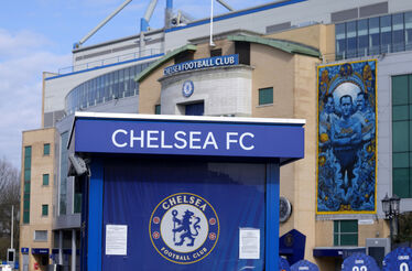 Stamford Bridge recebe o dérbi londrino entre Chelsea e Arsenal