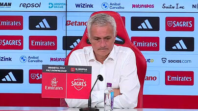 Mourinho dá recado ao plantel: «Há jogadores que ainda não sabem o que é o Benfica»