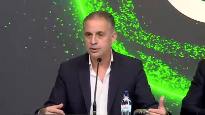 Duarte Gomes: «Árbitros erram porque têm o foco no local errado; o foco está nos braços, a falta é um pisão...»