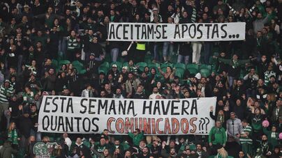 A tarja da Juve Leo para o Benfica: «Esta semana haverá quantos comunicados? Aceitam-se apostas»