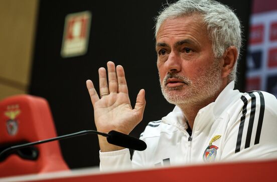 Um Schjelderup 'menos ingénuo', 'preocupação' por Lukebakio e o 'risco zero' de Sudakov: tudo o que Mourinho disse