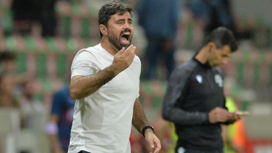 Vítor Matos diz que o Marítimo não sente maior pressão a jogar na Madeira
