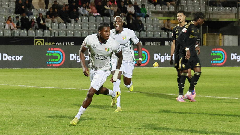 Sidny Cabral destaca-se no triunfo dos tricolores