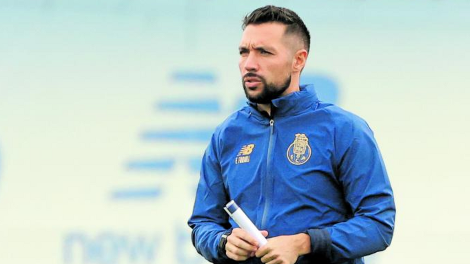 Francesco Farioli durante o treino no FC Porto