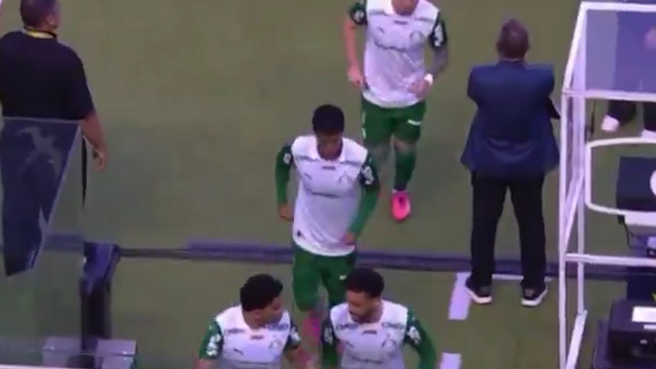 Equipa de Abel Ferreira venceu, mas antes teve de se... 'despir'