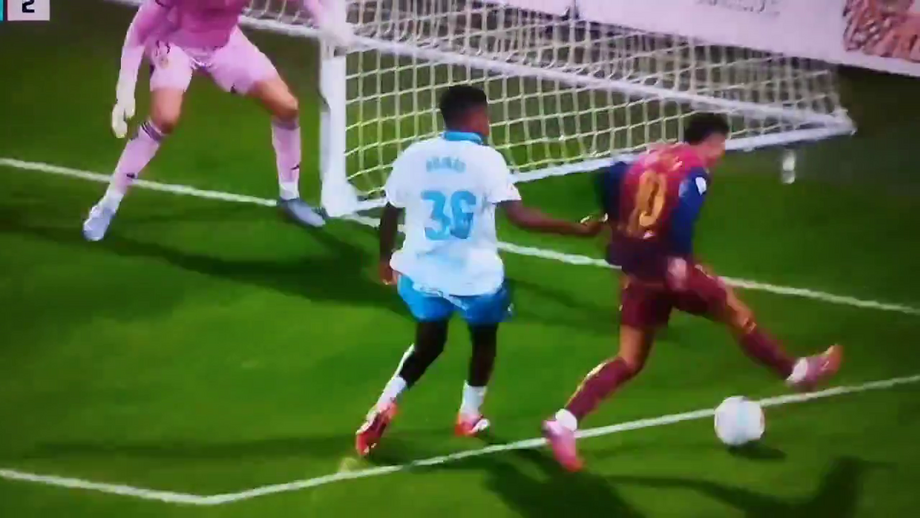 Extremo do Deportivo voltou a fazer das suas e ontem, frente Saragoça, somou mais dois passes para golo