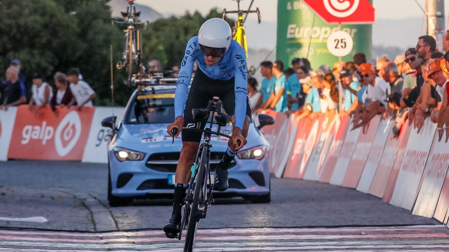 António Carvalho suspenso por anomalias no passaporte biológico