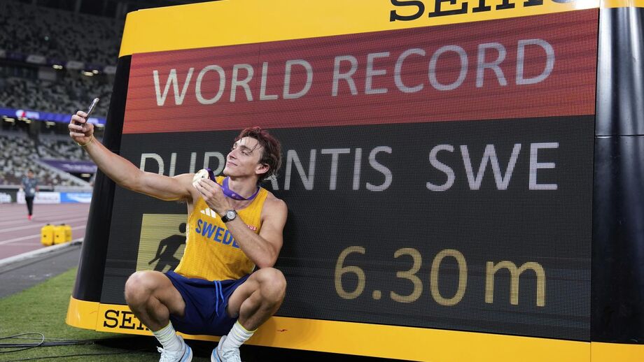 Duplantis após bater mais um recorde do mundo do salto com vara