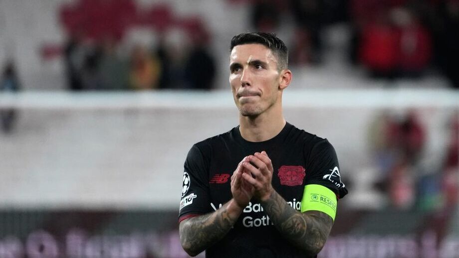 Grimaldo no Benfica-Bayer