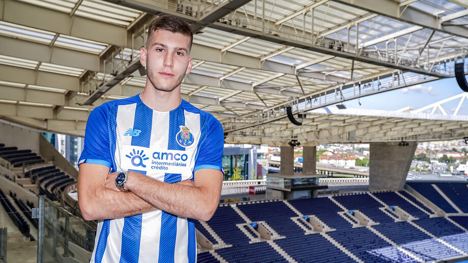 David Vinhas termina ligação de 10 anos com o FC Porto, após passagens pelo Vianense e Oliveira do Hospital