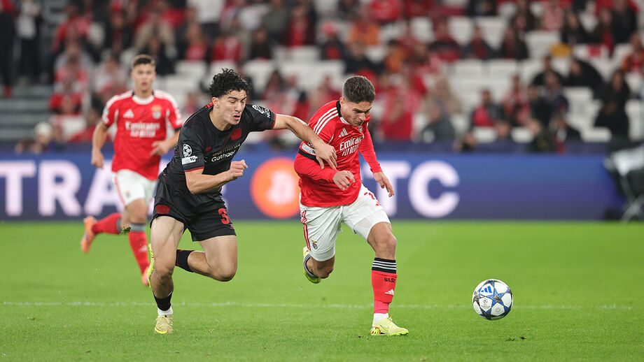 Sudakov substituído aos 69 minutos