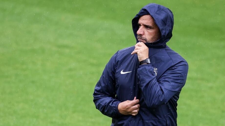 Rui Borges prepara o jogo com o Santa Clara com grupo reduzido