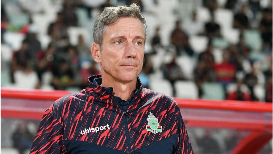 Alexandre Santos lidera campeonato marroquino após vitória no dérbi de Rabat.
