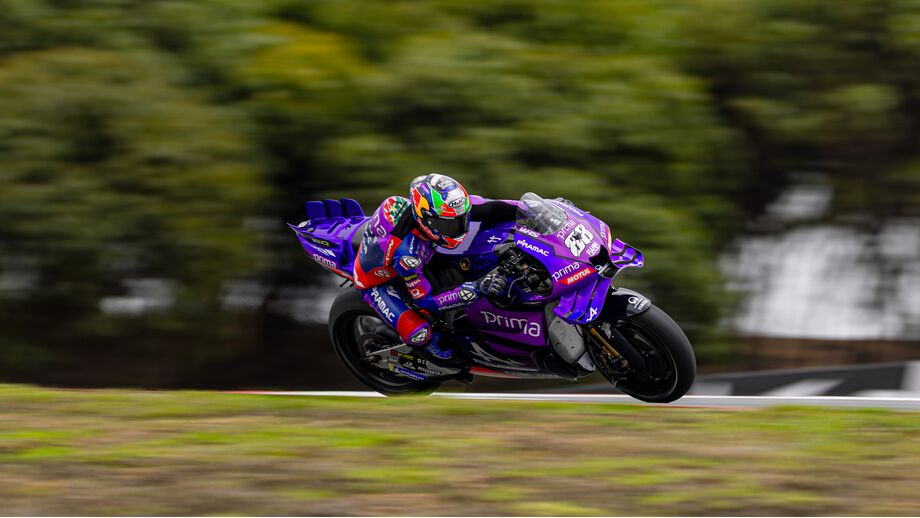 Miguel Oliveira em ação em Portimão