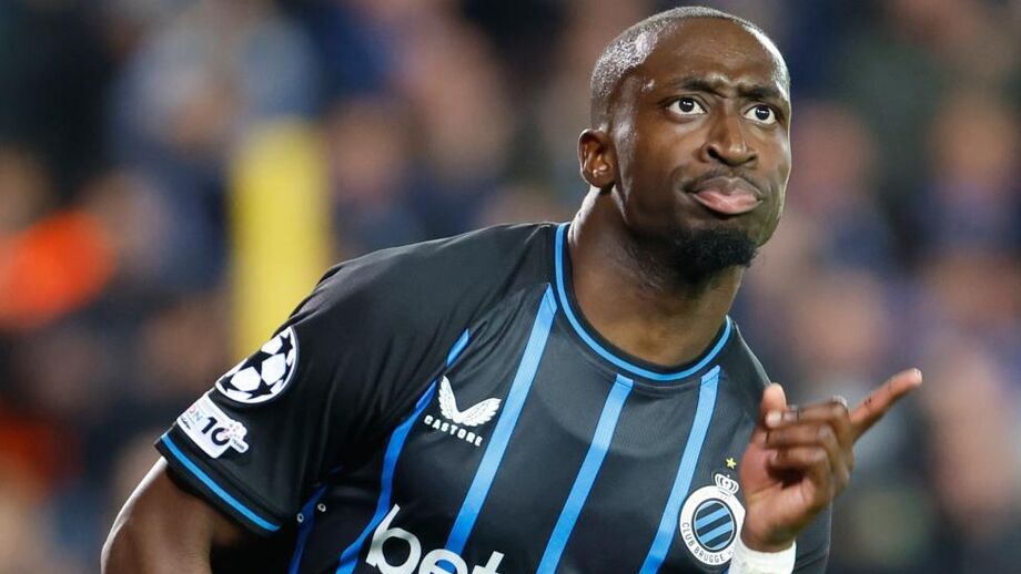 Carlos Forbs celebra golo frente ao Barcelona, na Liga dos Campeões