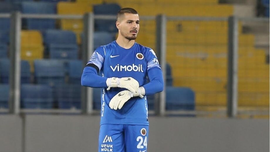 Ricardo Velho fez defesa decisiva no último minuto do jogo com o Basaksehir