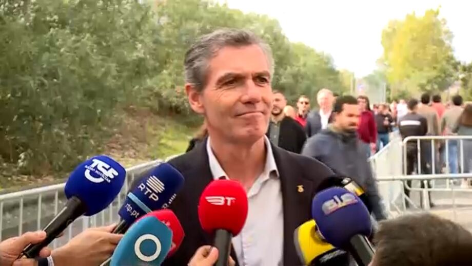 Candidato à presidência do Benfica pela lista F já votou no Estádio da Luz