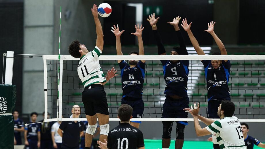 Sporting vence Santo Tirso por 3-0 no Pavilhão João Rocha e lidera campeonato