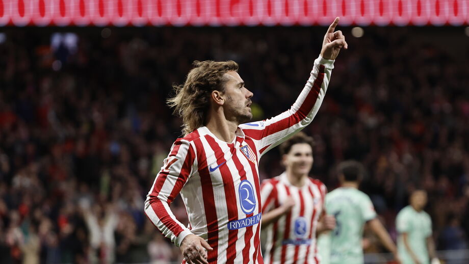 Griezmann bisa e Atlético de Madrid vence Levante por 3-1 na Liga