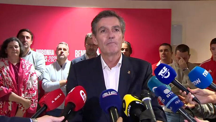 Candidado discursou durante a madrugada