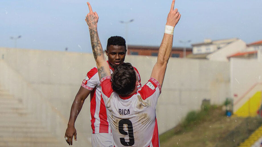 Bica celebra golo frente ao Torreense
