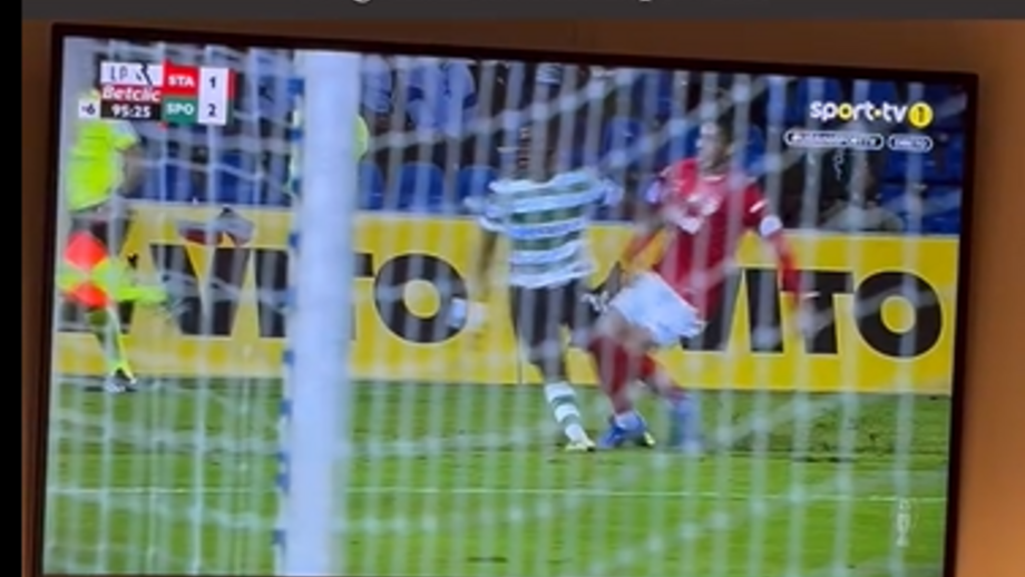 Reação de Ricardo Pereira ao erro de arbitragem