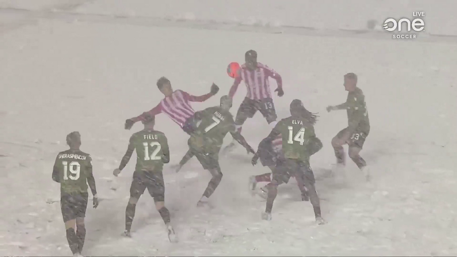 Norte-americano David Rodríguez encontrou inspiração para marcar um golo de antologia