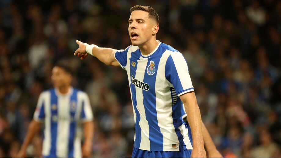 Jan Bednarek recebe distinção