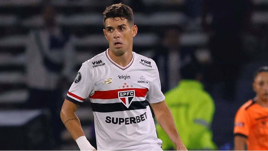 Oscar com a camisola do São Paulo