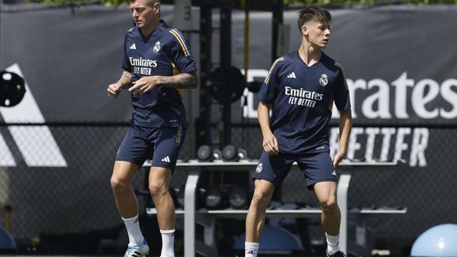 Kroos e Güler juntos durante treino do Real Madrid