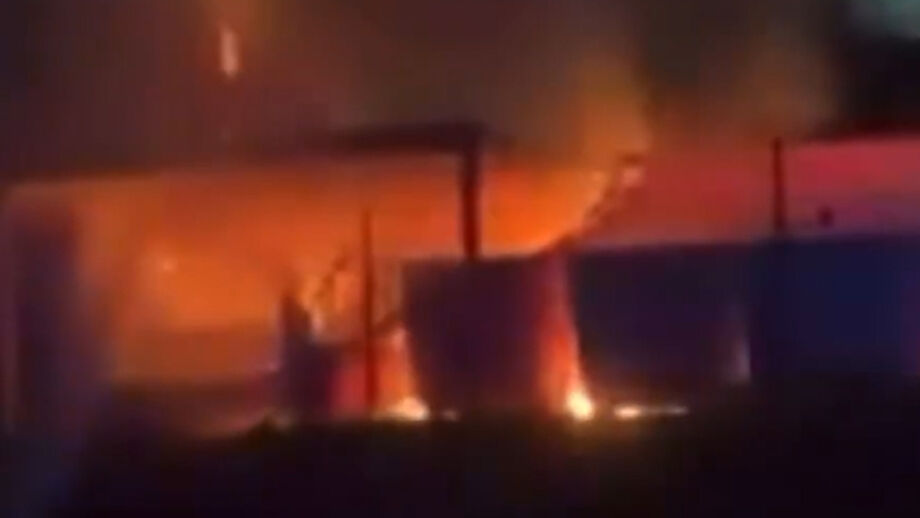 Chamas afetaram o edifício que é usado como central de controlo do estádio