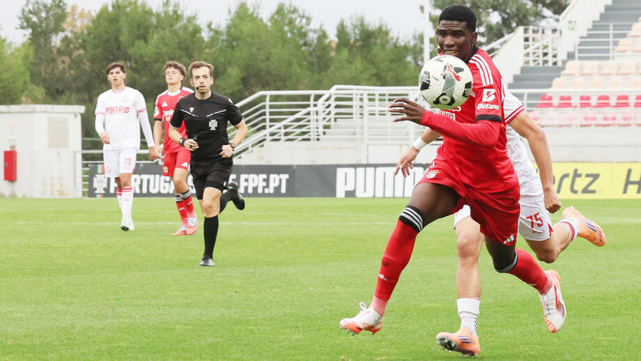 Benfica empata com U. Leiria