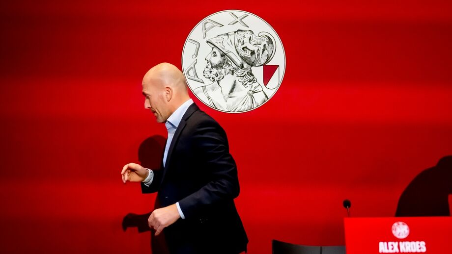 Ajax sem diretor desportivo após saída de Alex Kroes