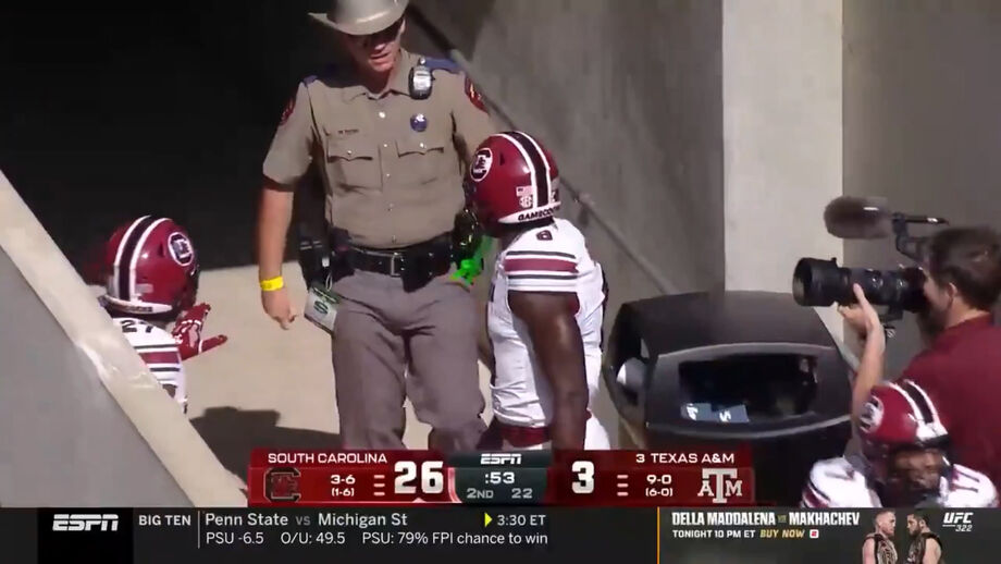 Momento envolveu Nyck Harbor, dos South Carolina Gamecocks