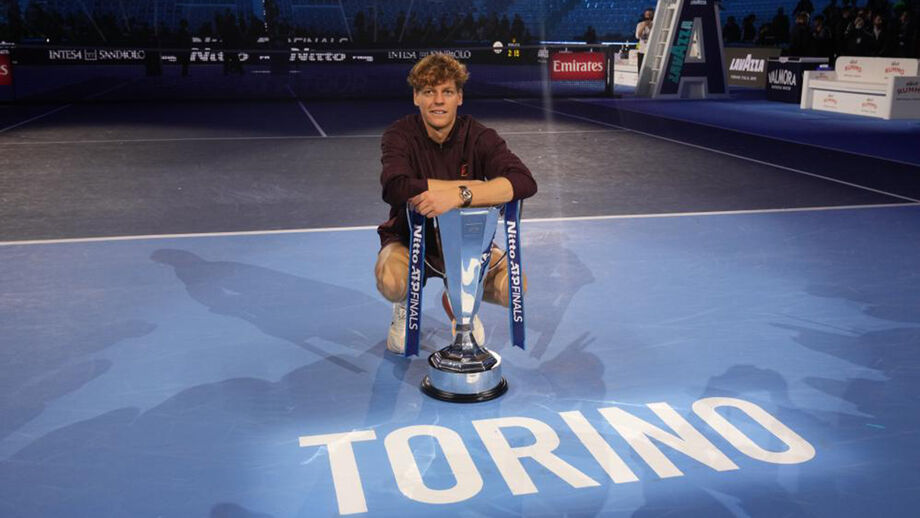 Jannik Sinner vence ATP Finals em Turim, derrotando Carlos Alcaraz