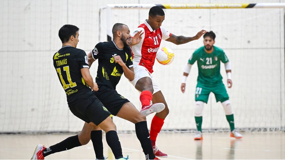 Duelo entre Quinta dos Lombos e Sp. Braga