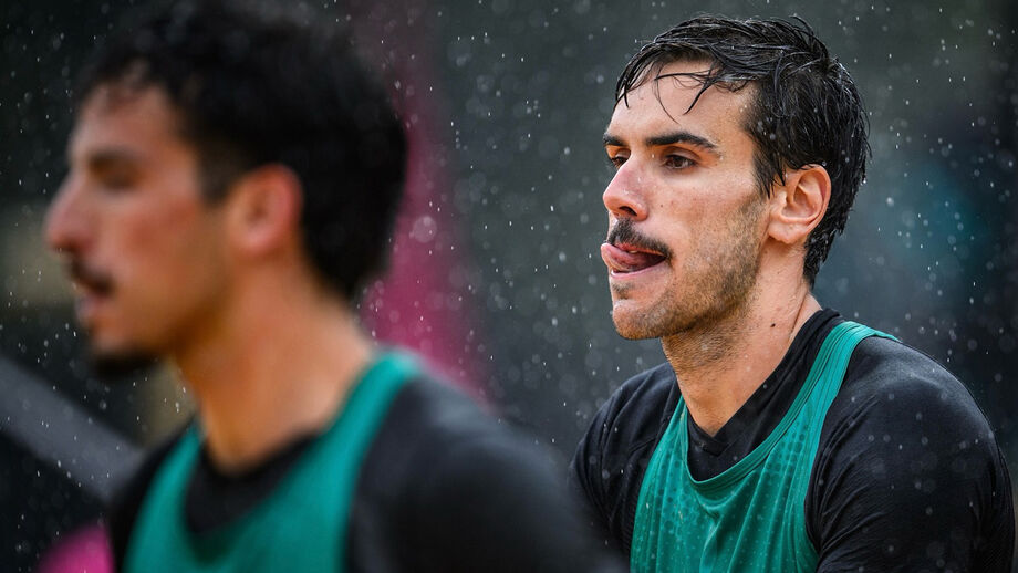 João Pedrosa e Hugo Campos sofrem primeira derrota no Mundial de voleibol de praia