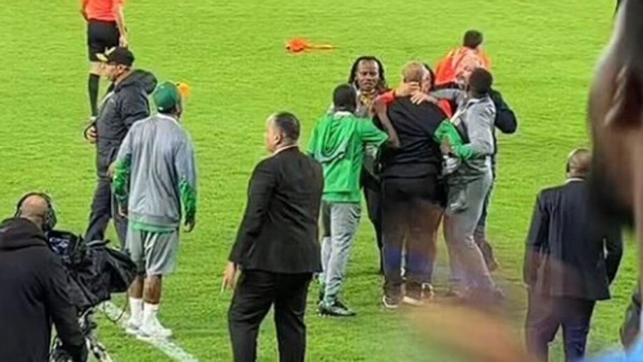 Após o quarto penálti, Eric Chelle foi tirar satisfações com a equipa técnica do adversário