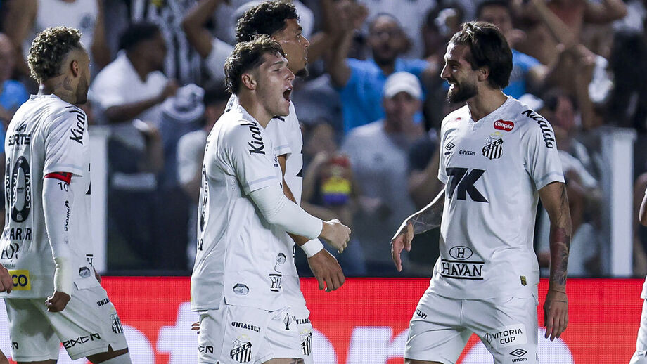 Rollheiser celebra golo ao Palmeiras
