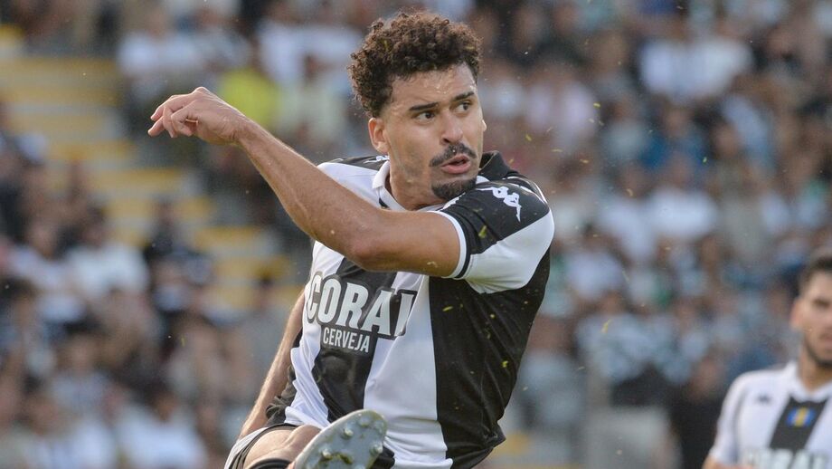 Léo Santos, jogador do Nacional