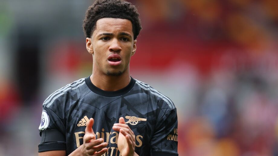 Ethan Nwaneri, jogador do Arsenal, poderá ser emprestado para ganhar experiência