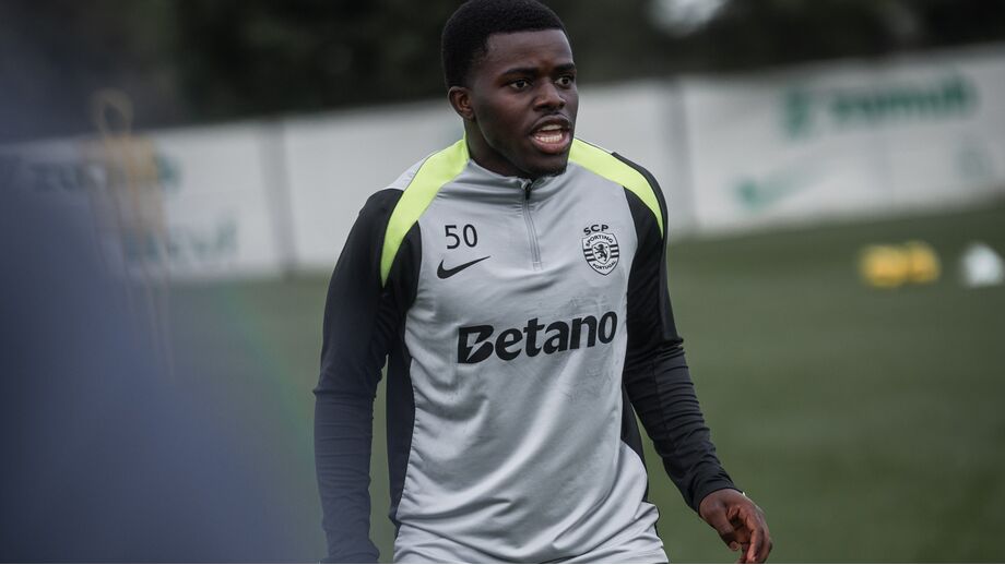 Manuel Kissanga foi chamado ao plantel principal