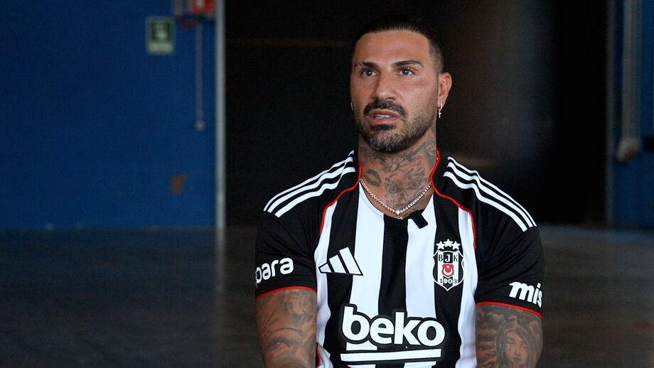 Campeão europeu em 2016 lançou um olhar ao futebol português, em entrevista ao Record Gaming