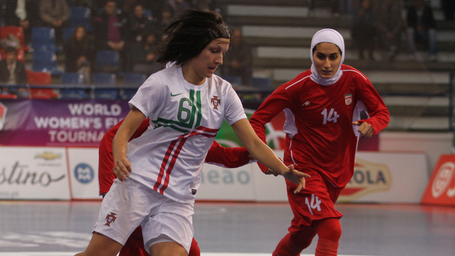 Maria Martins em ação pela Seleção Nacional de futsal