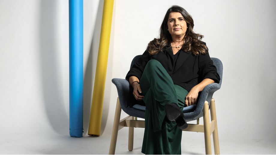 Helena Costa, em entrevista exclusiva a Record