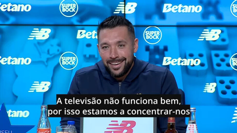 Momento do treinador do FC Porto na conferência de imprensa desta sexta-feira