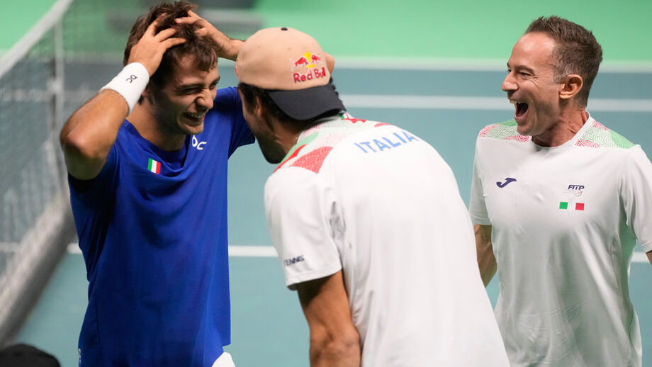 Italianos festejam a passagem à final da Taça Davis