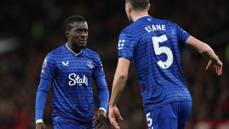 Gana Gueye foi expulso após desentendimento com Michael Keane