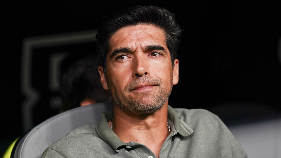 Luisão critica Abel Ferreira por "atirar toalha ao chão"