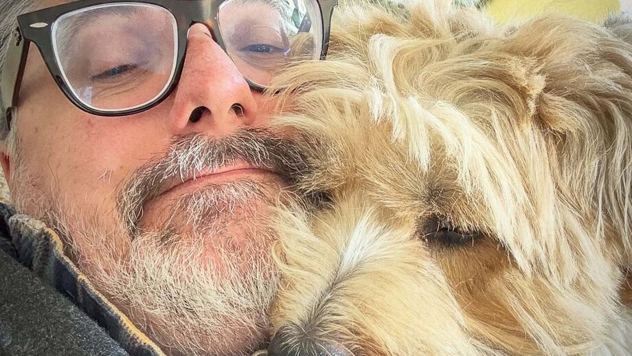 Nuno Markl com a cadela, Chiclete